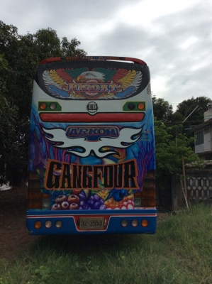 ขายรถบัส ยี่ห้อ Fargo 6ล้อ(พัดลม) เครื่อง Nissan