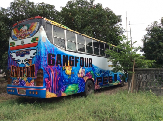 ขายรถบัส ยี่ห้อ Fargo 6ล้อ(พัดลม) เครื่อง Nissan