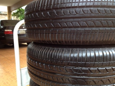 ยาง14นิ้ว BRIGDSTONE 185-65-14  ปลายปี12 ใหม่สดมาก ครีบยังอยู่