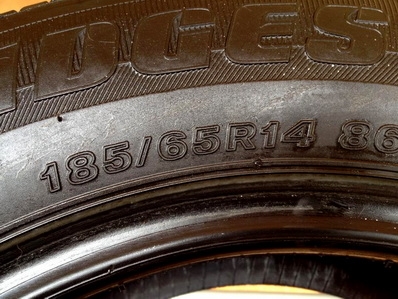 ยาง14นิ้ว BRIGDSTONE 185-65-14  ปลายปี12 ใหม่สดมาก ครีบยังอยู่