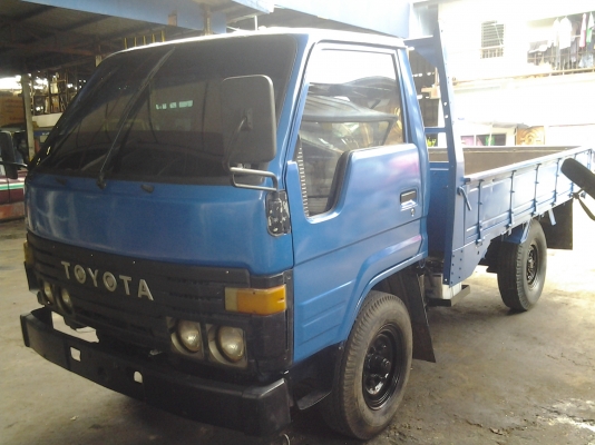 รถโตโยต้า  ไดน่า 4ล้อกลาง  เครื่อง13B 110แรงม้า ปี36