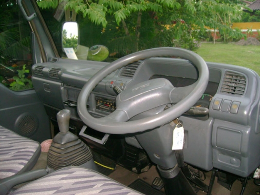 ISUZU NKR 58E หัวการ์ตูน เครื่อง 110 แรง บรรทุกไม่ติดเวลา ISUZU NKR 58E หัวการ์ตูน เครื่อง 110 แรง บรรทุกไม่ติดเวลา