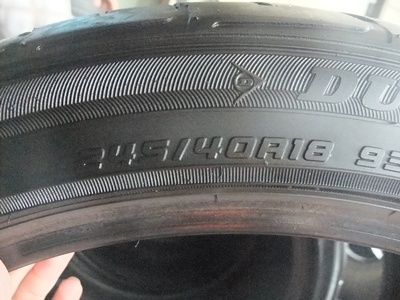 ยาง Dunlop 245/40/18 ปี 11