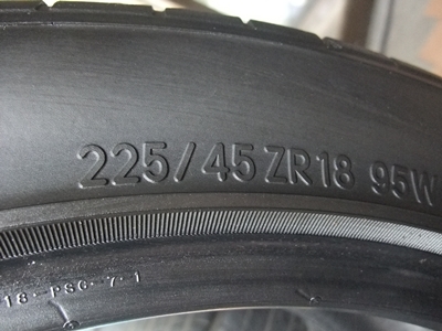 ยาง Nitto 225/45/18 ปี 10