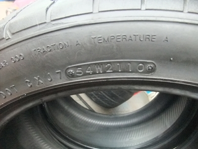 ยาง Nitto 225/45/18 ปี 10