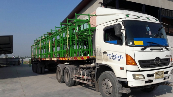 บริการรถขนส่ง และตอก-ถอนชีทไพล์ออกแบบระบบป้องกันดินพัง