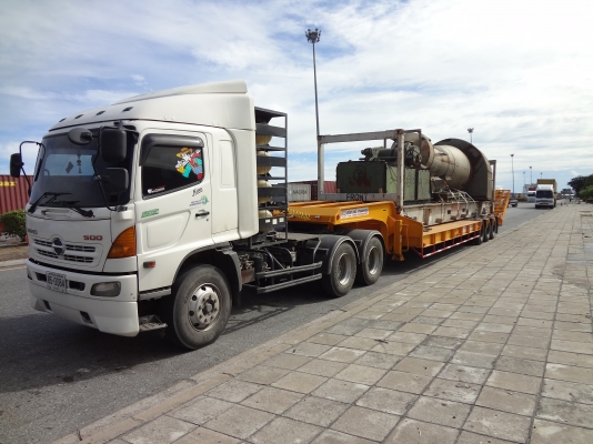 บริการรถขนส่ง และตอก-ถอนชีทไพล์ออกแบบระบบป้องกันดินพัง