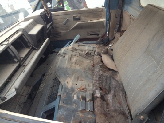 ขาย หัวเก๋ง6ล้อ ISUZU NPRตามสภาพ ขาย หัวเก๋ง6ล้อ ISUZU NPRตามสภาพ