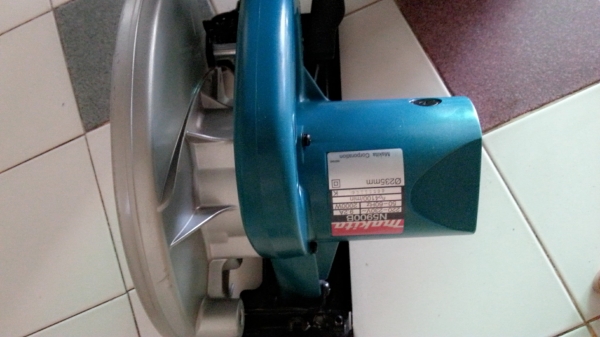 ขายเลื่อยวงเดือนผ่าไม้ขนาดใบ9นิ้วยี่ห้อMAKITAสภาพดีมากๆพร้อมใช้งาน(2,000วัตต์)