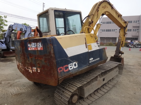 ขายรถขุดPC60-6 นำเข้าญี่ปุ่นมีลายหัวเจาะพร้อม
