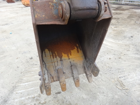 ขายรถขุดPC60-6 นำเข้าญี่ปุ่นมีลายหัวเจาะพร้อม