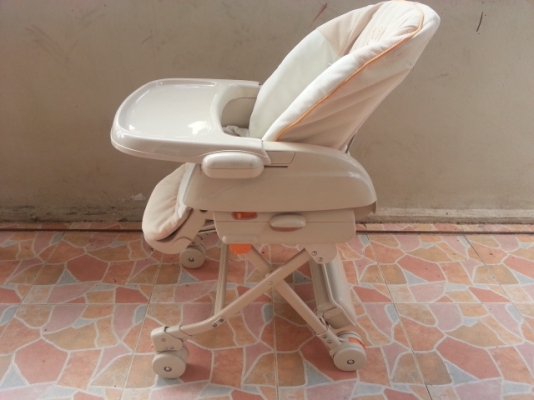 ขาย High Chair COMBI สภาพ80\%