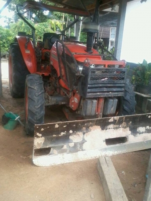 ขายรถไถคูโบต้า M 7040 เล่มทะเบียนพร้อม สภาพพร้อมใช้งาน ราคา 350,000 บาท โทร 087-9666599 คุณหนาม