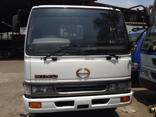 ฮีโน่ รุ่น FC 3J หัวคัซซี่ เครื่อง 165 แรง ปี 46 ยาว 6.50 เมตร ฮีโน่ รุ่น FC 3J หัวคัซซี่ เครื่อง 165 แรง ปี 46 ยาว 6.50 เมตร