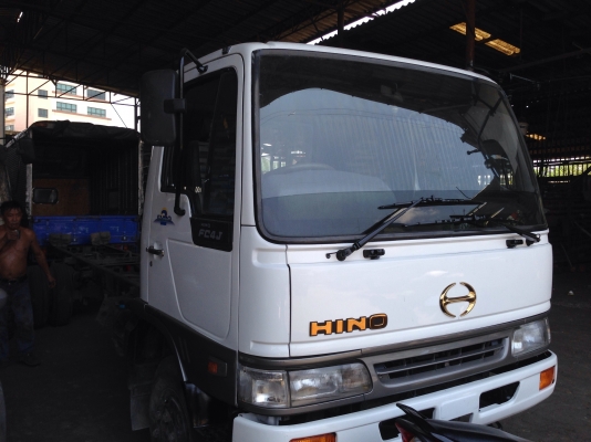 ฮีโน่ รุ่น FC 3J หัวคัซซี่ เครื่อง 165 แรง ปี 46 ยาว 6.50 เมตร ฮีโน่ รุ่น FC 3J หัวคัซซี่ เครื่อง 165 แรง ปี 46 ยาว 6.50 เมตร