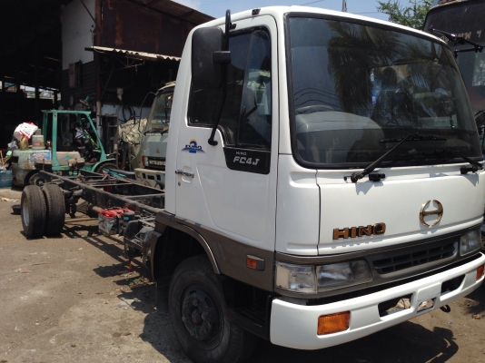 ฮีโน่ รุ่น FC 3J หัวคัซซี่ เครื่อง 165 แรง ปี 46 ยาว 6.50 เมตร ฮีโน่ รุ่น FC 3J หัวคัซซี่ เครื่อง 165 แรง ปี 46 ยาว 6.50 เมตร