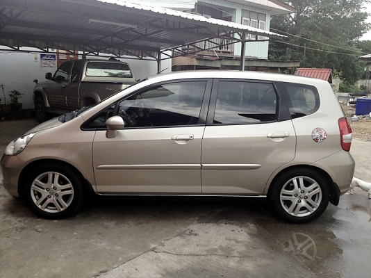 ขาย HONDA JAZZ ปี 2004 ราคาถูกๆคับ ขาย HONDA JAZZ ปี 2004 ราคาถูกๆคับ