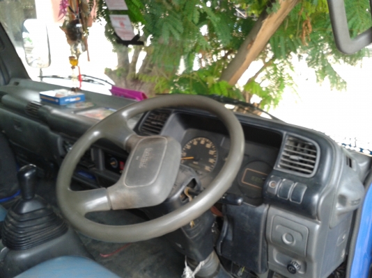 รถห้างแท้้ เครื่องแห้ง รถสภาพดีมาก แอร์เย็น 5.5 ม.  รถสีเดิม ไม่เคยเฉี่ยวชน