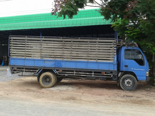 รถห้างแท้้ เครื่องแห้ง รถสภาพดีมาก แอร์เย็น 5.5 ม.  รถสีเดิม ไม่เคยเฉี่ยวชน