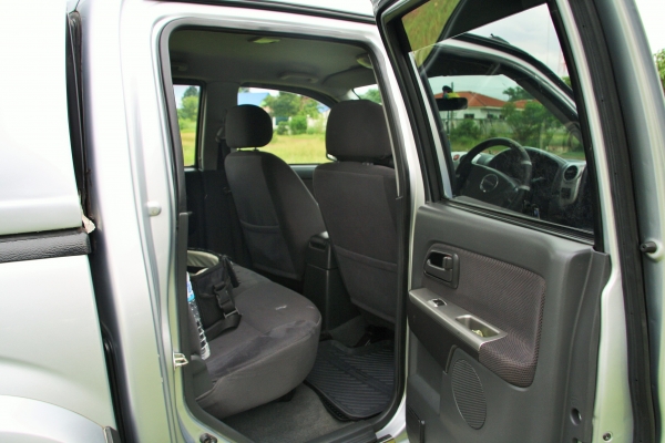 ขายตามสภาพเคยคว่ำมาแล้ว d-max cab 4 highlander 2.5 mt ปี 2007 สีบรอนเงิน 345,000 บาท ถอดหลังคาแล้ว พร้อมใช้