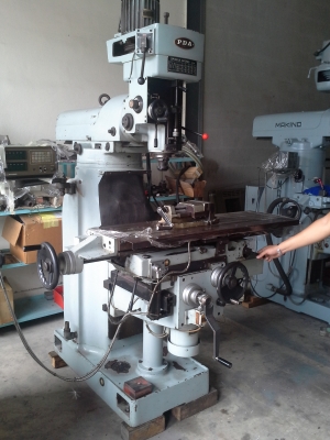 เครื่องมิลลิ่ง PDA M3 ญี่ปุ่น สภาพพร้อมใช้งาน แถมปากกากับหัวจับคอเรตให้ด้วยครับ