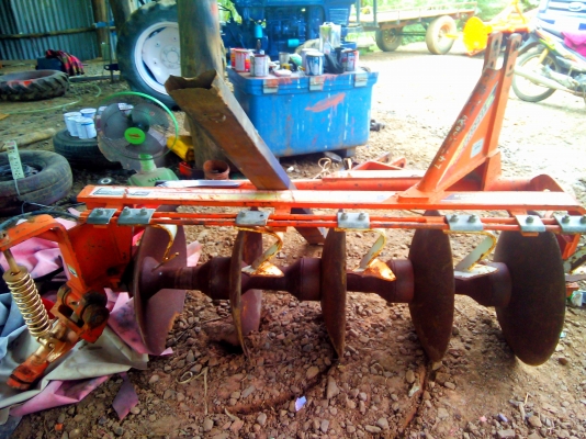 จัดส่งไปที่จ.สุรินท์เรียบร้อยแล้วครับ ผานพรวน 5โครง6 ตราช้าง DH226โปร 5x22"