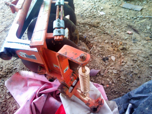 จัดส่งไปที่จ.สุรินท์เรียบร้อยแล้วครับ ผานพรวน 5โครง6 ตราช้าง DH226โปร 5x22"