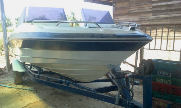 ขายเรือเร็วพร้อมเทรนเลอร์และอุปกรณ์ทุกอย่าง