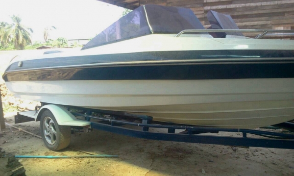 ขายเรือเร็วพร้อมเทรนเลอร์และอุปกรณ์ทุกอย่าง