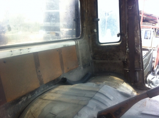 โครงหัวเก๋ง CP180 หรือ NIssan มีคอนโซล