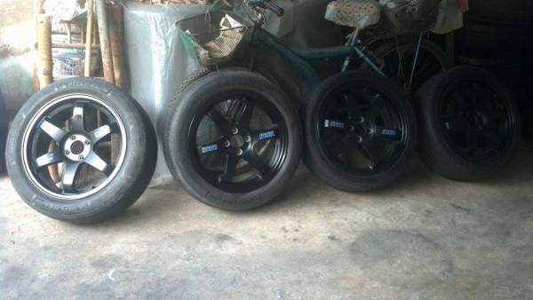 TE37 ขอบ 17 กว้าง 7 ขนาด 4 รู 100 พร้อมยาง 7900 TE37 ขอบ 17 กว้าง 7 ขนาด 4 รู 100 พร้อมยาง 7900