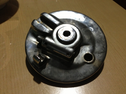 ขายฝาเบรคหน้า HondaC100,C102 เเท้ + เฟื่องขับไมล์ ราคา 500 บาทพร้อมส่งครับ