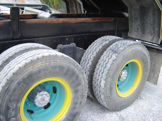 ขายรถสิบล้อ HINO 3M 240 แรงม้า กระบะดั้มใหม่ ยาง 90 \%  10 เส้น สวยๆ แบบนี้ขายเพียง 1280000 บาทเงินไม่พอมีไฟแนนท์ให้ 700,000 ขึ้น  089-2406621