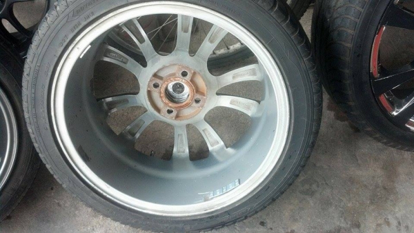 แม็กวีไอพี ขอบ 17 กว้าง 7 ออฟ 42 พร้อมยาง