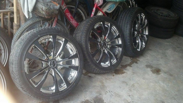 แม็กวีไอพี ขอบ 17 กว้าง 7 ออฟ 42 พร้อมยาง