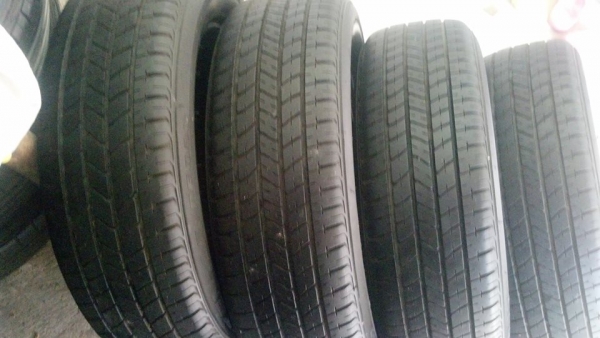 บริสโตน 185 60 15 ยางสวย ดอกสด 1900 บาท บริสโตน 185 60 15 ยางสวย ดอกสด 1900 บาท