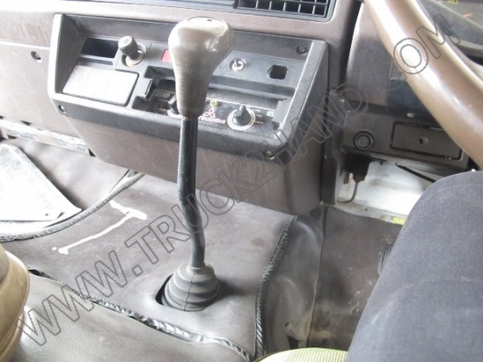 รถบรรทุก10ล้อ บรรทุกน้ำมัน MITSUBISHI FUSO FN517M