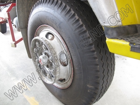 รถบรรทุก10ล้อ บรรทุกน้ำมัน MITSUBISHI FUSO FN517M