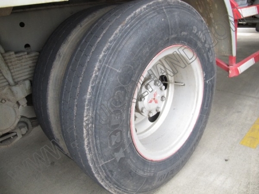 รถบรรทุก10ล้อ บรรทุกน้ำมัน MITSUBISHI FUSO FN517M