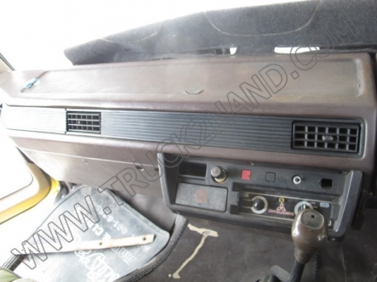 รถบรรทุก10ล้อ บรรทุกน้ำมัน MITSUBISHI FUSO FN517M