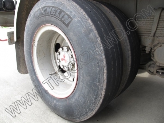 รถบรรทุก10ล้อ บรรทุกน้ำมัน MITSUBISHI FUSO FN517M