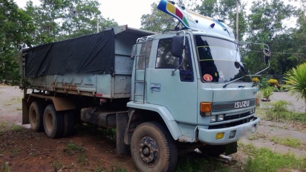 รถอีซูซุ 10 ล้อดั้ม FXZ 240 แรงม้า. ปี 39  ( นางฟ้าแท้ )  , ( มีขาย 2 คัน. )   สนใจติดต่อ  081 - 6079515