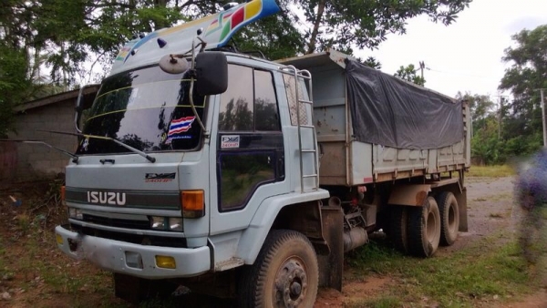 รถอีซูซุ 10 ล้อดั้ม FXZ 240 แรงม้า. ปี 39 ( นางฟ้าแท้ ) , ( มีขาย 2 คัน. ) สนใจติดต่อ 081 - 6079515 รถอีซูซุ 10 ล้อดั้ม FXZ 240 แรงม้า. ปี 39 ( นางฟ้าแท้ ) , ( มีขาย 2 คัน. ) สนใจติดต่อ 081 - 6079515