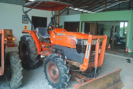 ขายรถไถ Kubota L 3408 (4WD) พร้อมดันหน้าตราช้าง และผานพรวน ตามสภาพครับ ขายรถไถ Kubota L 3408 (4WD) พร้อมดันหน้าตราช้าง และผานพรวน ตามสภาพครับ