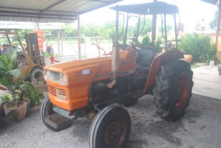 ขายรถไถ Kubota L3001 ตามสภาพครับ สีเดิมๆ ขายรถไถ Kubota L3001 ตามสภาพครับ สีเดิมๆ