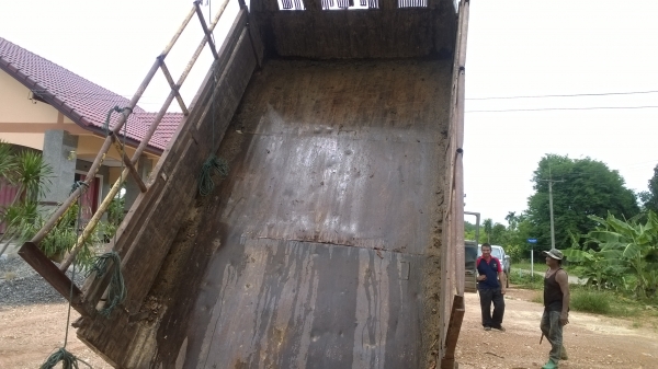 6ล้อหน้ายาว165แรงISUZU รถสวย..คัสซีสวย หัวสวย..พ.เพาเวอร์ เล่มพร้อม ภาษีไม่ขาด