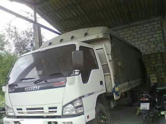 รถอีซูซุ 6 ล้อรั้ว ( ไม่ดั้ม )  NQR  175 แรงม้า. ปี 50  สนใจติดต่อ  081 - 6079515