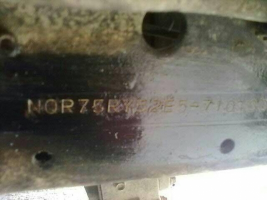 รถอีซูซุ 6 ล้อรั้ว ( ไม่ดั้ม )  NQR  175 แรงม้า. ปี 50  สนใจติดต่อ  081 - 6079515