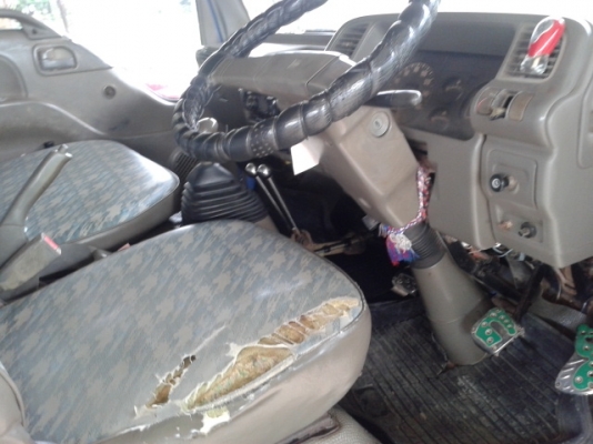 หกล้อดั้มอีซูสุ 3 คิว 100 แรงม้า   (รถสวยมาก) พร้อมใช้งาน  เล่มพร้อมโอน...