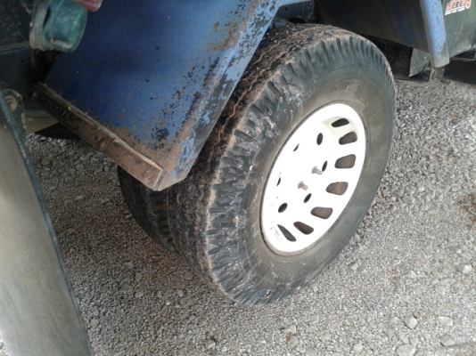 หกล้อดั้มอีซูสุ 3 คิว 100 แรงม้า   (รถสวยมาก) พร้อมใช้งาน  เล่มพร้อมโอน...